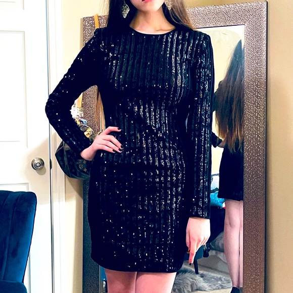 Cute cocktail sequence dress worn once. - Picture 2 of 4